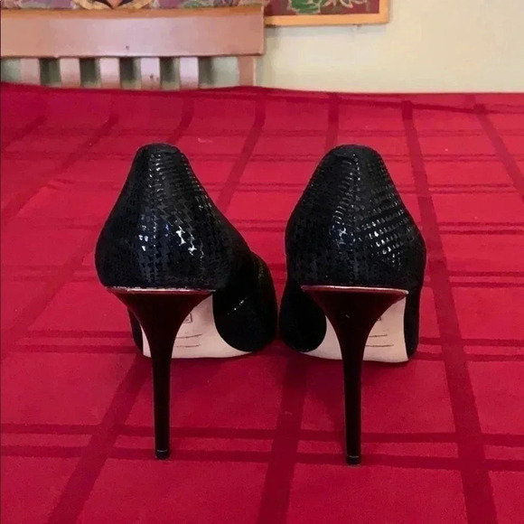 White House Black Market Sexy Leather Stilettos - Picture 4 of 4